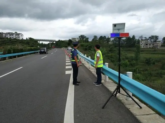 泰州高速公路钢护栏